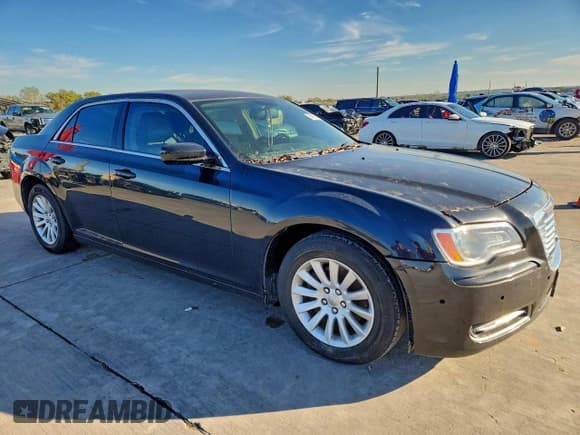 ✅ 2014 Chrysler 300 • VIN: 2C3CCAAG8EH377527 • Лот: 94196145. Опубликован ранее на Copart с пробегом 167 481 миль. Бесплатный доступ к архиву аукционных продаж из США и подробный отчёт об истории автомобиля на DreamBid. Изображение 4.