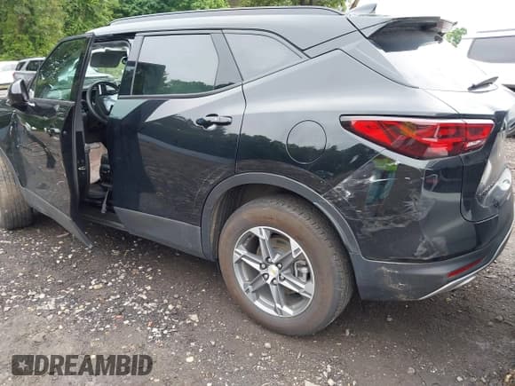 ✅ 2023 Chevrolet Blazer LT • VIN: 3GNKBHR49PS218066 • Lot: 42693176. Listed on IAAI with 21,409 mi. Free auction sales archive from the USA and detailed vehicle history report at DreamBid. Image 20.