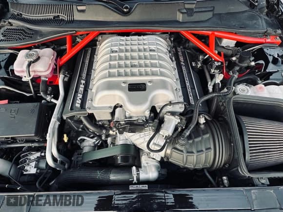 ✅ 2022 Dodge Challenger SRT Super Stock • VIN: 2C3CDZL93NH253305 • Лот: 92744245. Опубликован ранее на Copart с пробегом 9 569 миль. Бесплатный доступ к архиву аукционных продаж из США и подробный отчёт об истории автомобиля на DreamBid. Изображение 7.