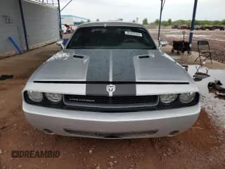 ✅ 2010 Dodge Challenger SE • VIN: 2B3CJ4DV8AH110509 • Lot: 86078855. Wystawiony na Copart z przebiegiem 98 770 mil. Bezpłatny archiwum sprzedaży aukcyjnych z USA i szczegółowy raport historii pojazdu na DreamBid. Zdjęcie 5.