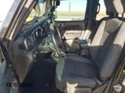 ✅ 2021 Jeep Gladiator Sport S • VIN: 1C6HJTAGXML512387 • Lot: 50200465. Wystawiony na Copart z przebiegiem 42 466 mil. Bezpłatny archiwum sprzedaży aukcyjnych z USA i szczegółowy raport historii pojazdu na DreamBid. Zdjęcie 7.