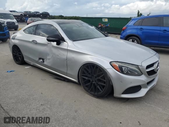 ✅ 2017 Mercedes-Benz C 300 • VIN: WDDWJ4JB7HF354501 • Lot: 80730055. Listed on Copart with 177,981 mi. Free auction sales archive from the USA and detailed vehicle history report at DreamBid. Image 4.