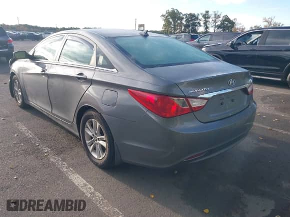 2012 Hyundai Sonata GLS z VIN 5NPEB4ACXCH401417, wystawiony jako IAAI lot #43445307 z przebiegiem 125 038 mil mil oraz . Historia ofert i sprzedaży dostępna na DreamBid. Obrazek 3.