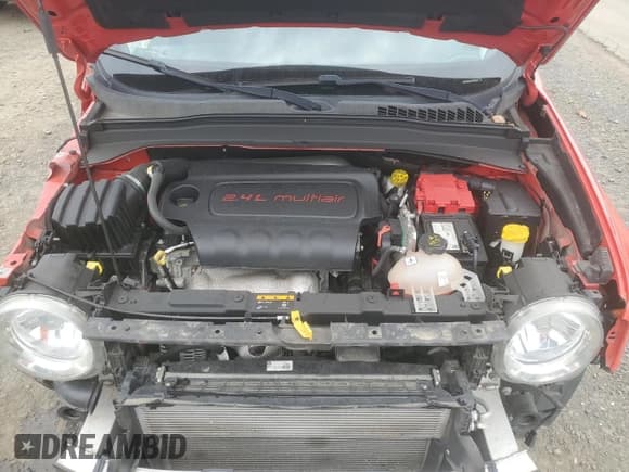 ✅ 2019 Jeep Renegade Latitude • VIN: ZACNJABB1KPK00418 • Lot: 90687485. Wystawiony na Copart z przebiegiem 45 312 mil. Bezpłatny archiwum sprzedaży aukcyjnych z USA i szczegółowy raport historii pojazdu na DreamBid. Zdjęcie 12.