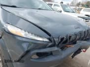 ✅ 2016 Jeep Cherokee Trailhawk • VIN: 1C4PJMBS7GW183731 • Lot: 43584556. Listed on IAAI with 123,183 mi. Free auction sales archive from the USA and detailed vehicle history report at DreamBid. Image 6.