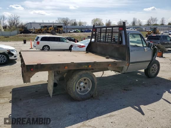 ✅ 1992 Dodge D/W 250 • VIN: 1B7KM26C0NS501198 • Lot: 50317475. Listed on Copart with 269,473 mi. Free auction sales archive from the USA and detailed vehicle history report at DreamBid. Image 3.
