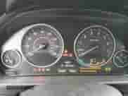 2016 BMW 3 Series z VIN WBA8E7C57GK415459, wystawiony jako Copart lot #78084263 z przebiegiem 105 960 mil mil oraz . Historia ofert i sprzedaży dostępna na DreamBid. Obrazek 9.