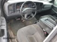 ✅ 2003 Chevrolet Silverado 2500HD LS • VIN: 1GCHK29U43E104044 • Lot: 84215684. Wystawiony na Copart z przebiegiem Nie podano. Bezpłatny archiwum sprzedaży aukcyjnych z USA i szczegółowy raport historii pojazdu na DreamBid. Zdjęcie 8.