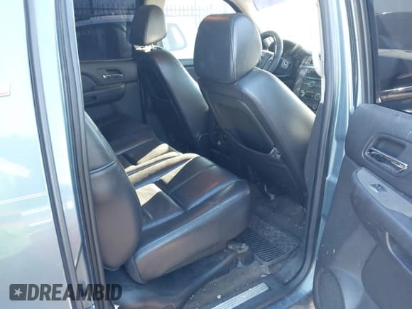 ✅ 2008 Chevrolet Avalanche LTZ • VIN: 3GNEC12078G256943 • Lot: 43587064. Wystawiony na IAAI z przebiegiem 177 264 mil. Bezpłatny archiwum sprzedaży aukcyjnych z USA i szczegółowy raport historii pojazdu na DreamBid. Zdjęcie 8.