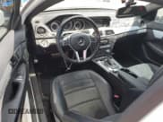 ✅ 2015 Mercedes-Benz C 250 • VIN: WDDGJ4HB4FG351444 • Lot: 51834965. Wystawiony na Copart z przebiegiem 76 841 mil. Bezpłatny archiwum sprzedaży aukcyjnych z USA i szczegółowy raport historii pojazdu na DreamBid. Zdjęcie 8.