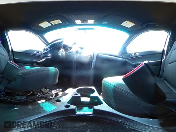 ✅ 2016 Ford Police Interceptor Utility • VIN: 1FM5K8AR0GGB97681 • Lot: 42371036. Wystawiony na IAAI z przebiegiem 144 661 mil. Bezpłatny archiwum sprzedaży aukcyjnych z USA i szczegółowy raport historii pojazdu na DreamBid. Zdjęcie 19.