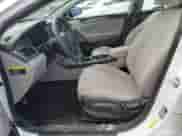 2016 Hyundai Sonata SE z VIN 5NPE24AF9GH405653, wystawiony jako Copart lot #56462645 z przebiegiem 103 867 mil mil oraz Szkoda całkowita • Salvage title. Historia ofert i sprzedaży dostępna na DreamBid. Obrazek 7.