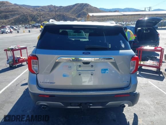 ✅ 2020 Ford Explorer Limited • VIN: 1FMSK8FHXLGA63192 • Lot: 43476719. Wystawiony na IAAI z przebiegiem 65 553 mil. Bezpłatny archiwum sprzedaży aukcyjnych z USA i szczegółowy raport historii pojazdu na DreamBid. Zdjęcie 15.