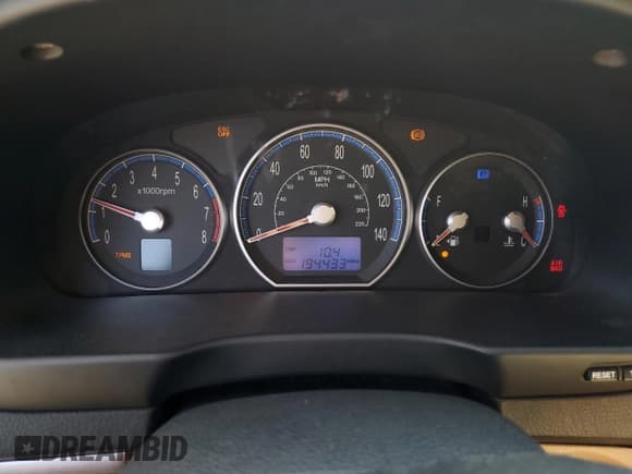 ✅ 2007 Hyundai Santa Fe SE • VIN: 5NMSH13E27H081785 • Lot: 82134504. Listed on Copart with 194,433 mi. Free auction sales archive from the USA and detailed vehicle history report at DreamBid. Image 9.