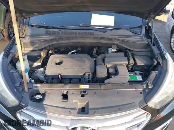 2017 Hyundai Santa Fe 2.4L z VIN 5NMZU3LBXHH012582, wystawiony jako IAAI lot #43513858 z przebiegiem 139 498 mil mil oraz . Historia ofert i sprzedaży dostępna na DreamBid. Obrazek 10.