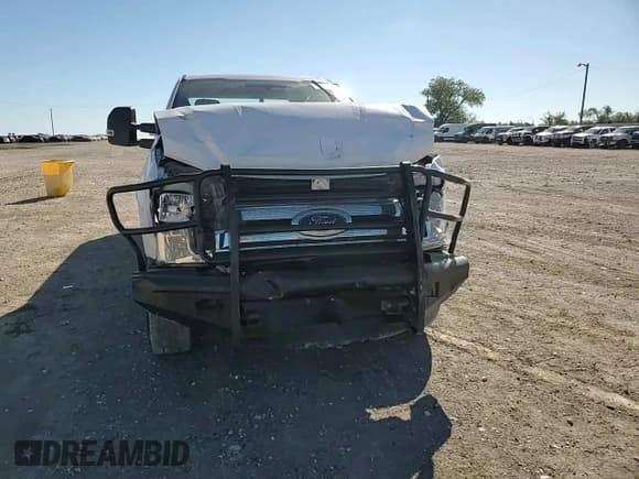 ✅ 2019 Ford F-250 XL • VIN: 1FT7W2BT5KED13695 • Lot: 91598345. Listed on Copart with 243,925 mi. Free auction sales archive from the USA and detailed vehicle history report at DreamBid. Image 13.