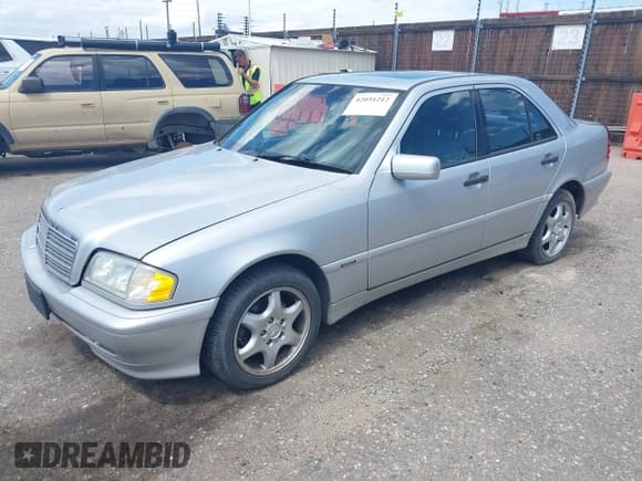 ✅ 1999 Mercedes-Benz C 230/260/280/320 • VIN: WDBHA29G1XA781478 • Lot: 42051212. Listed on IAAI with Not provided. Free auction sales archive from the USA and detailed vehicle history report at DreamBid. Image 2.