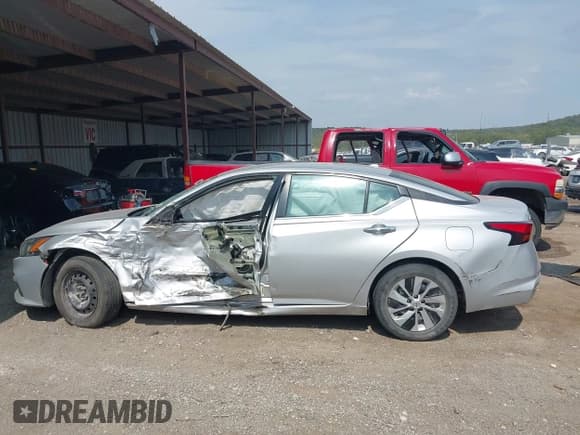 ✅ 2020 Nissan Altima S • VIN: 1N4BL4BV0LC227049 • Lot: 43232420. Wystawiony na IAAI z przebiegiem Nie podano. Bezpłatny archiwum sprzedaży aukcyjnych z USA i szczegółowy raport historii pojazdu na DreamBid. Zdjęcie 13.
