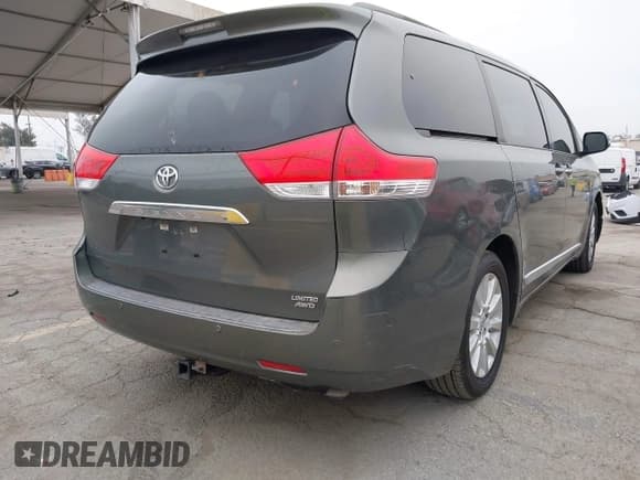 ✅ 2013 Toyota Sienna XLE • VIN: 5TDDK3DC6DS059963 • Lot: 42703023. Listed on IAAI with 212,980 mi. Free auction sales archive from the USA and detailed vehicle history report at DreamBid. Image 4.