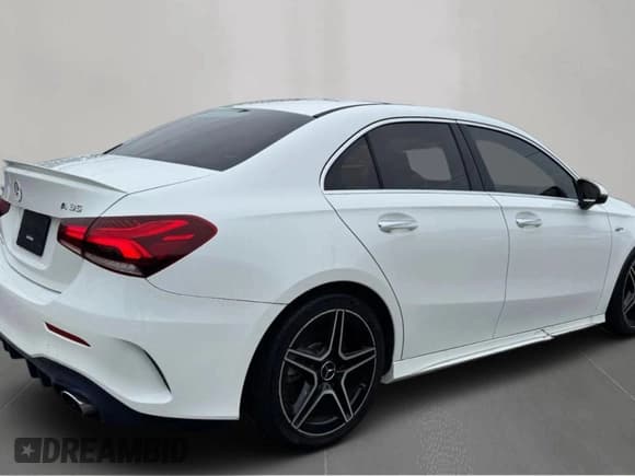 ✅ 2020 Mercedes-Benz A 35 AMG • VIN: W1K3G5BB8LJ204067 • Lot: 86901555. Listed on Copart with 67,750 mi. Free auction sales archive from the USA and detailed vehicle history report at DreamBid. Image 4.