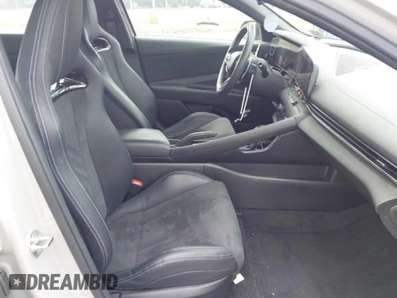 ✅ 2024 Hyundai Elantra • VIN: KMHLW4DKXRU021230 • Lot: 43287313. Listed on IAAI with 29,432 mi. Free auction sales archive from the USA and detailed vehicle history report at DreamBid. Image 5.