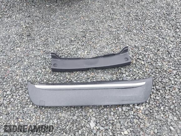 ✅ 2022 Toyota Corolla Hybrid LE • VIN: JTDEAMDE3NJ045628 • Lot: 43593704. Wystawiony na IAAI z przebiegiem 46 758 mil. Bezpłatny archiwum sprzedaży aukcyjnych z USA i szczegółowy raport historii pojazdu na DreamBid. Zdjęcie 12.