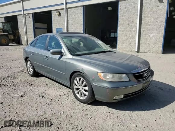 ✅ 2006 Hyundai Azera SE • VIN: KMHFC46F76A137763 • Lot: 82267215. Listed on Copart with 146,719 mi. Free auction sales archive from the USA and detailed vehicle history report at DreamBid. Image 13.