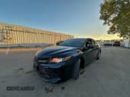 ✅ 2019 Toyota Camry SE • VIN: 4T1B11HK6KU805610 • Лот: 95578565. Опубликован ранее на Copart с пробегом 58 732 миль. Бесплатный доступ к архиву аукционных продаж из США и подробный отчёт об истории автомобиля на DreamBid. Изображение 2.