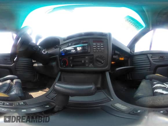 1991 BMW 3 Series z VIN WBABB2315MEC25347, wystawiony jako IAAI lot #42422155 z przebiegiem 163 909 mil mil oraz . Historia ofert i sprzedaży dostępna na DreamBid. Obrazek 17.