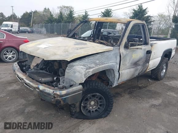 ✅ 2004 Chevrolet Silverado 3500 SRW Wrk Trk • VIN: 1GCHK34U44E355953 • Lot: 41958740. Listed on IAAI with Not provided. Free auction sales archive from the USA and detailed vehicle history report at DreamBid. Image 2.