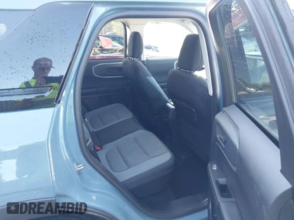 ✅ 2021 Ford Bronco Sport Big Bend • VIN: 3FMCR9B61MRA35933 • Lot: 43423926. Wystawiony na IAAI z przebiegiem 57 148 mil. Bezpłatny archiwum sprzedaży aukcyjnych z USA i szczegółowy raport historii pojazdu na DreamBid. Zdjęcie 8.