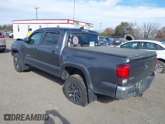 ✅ 2022 Toyota Tacoma TRD Off Road • VIN: 3TMCZ5AN9NM529946 • Лот: 43609307. Опубликован ранее на IAAI с пробегом 132 066 миль. Бесплатный доступ к архиву аукционных продаж из США и подробный отчёт об истории автомобиля на DreamBid. Изображение 3.