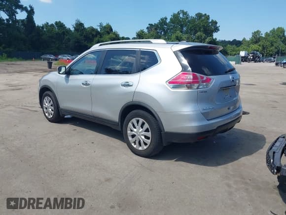 ✅ 2016 Nissan Rogue S • VIN: JN8AT2MTXGW010493 • Lot: 42852275. Wystawiony na IAAI z przebiegiem 131 087 mil. Bezpłatny archiwum sprzedaży aukcyjnych z USA i szczegółowy raport historii pojazdu na DreamBid. Zdjęcie 3.