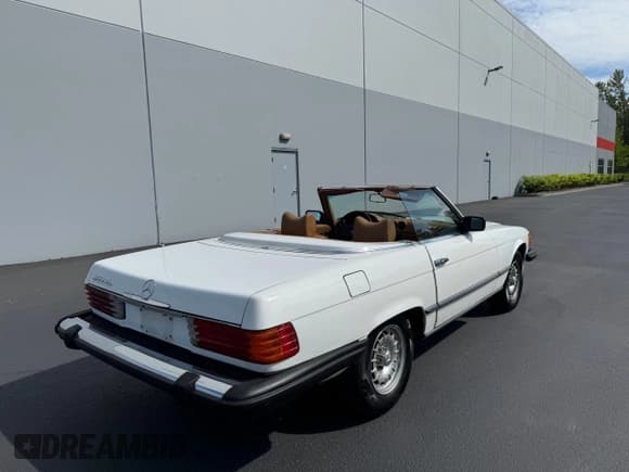 ✅ 1978 Mercedes-Benz SL • VIN: 10704412045023 • Lot: 55180895. Wystawiony na Copart z przebiegiem 126 465 mil. Bezpłatny archiwum sprzedaży aukcyjnych z USA i szczegółowy raport historii pojazdu na DreamBid. Zdjęcie 4.