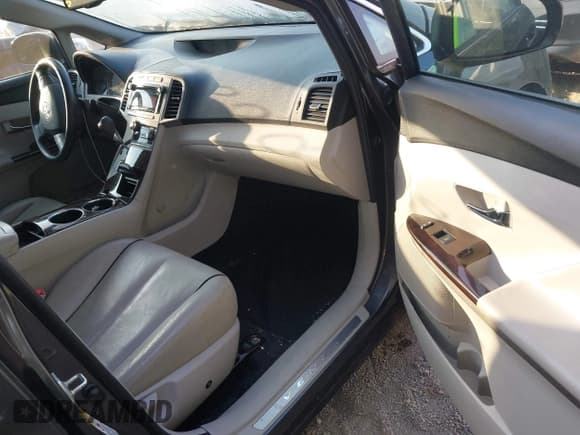 ✅ 2011 Toyota Venza • VIN: 4T3BA3BB9BU020560 • Lot: 43202183. Wystawiony na IAAI z przebiegiem 130 758 mil. Bezpłatny archiwum sprzedaży aukcyjnych z USA i szczegółowy raport historii pojazdu na DreamBid. Zdjęcie 5.