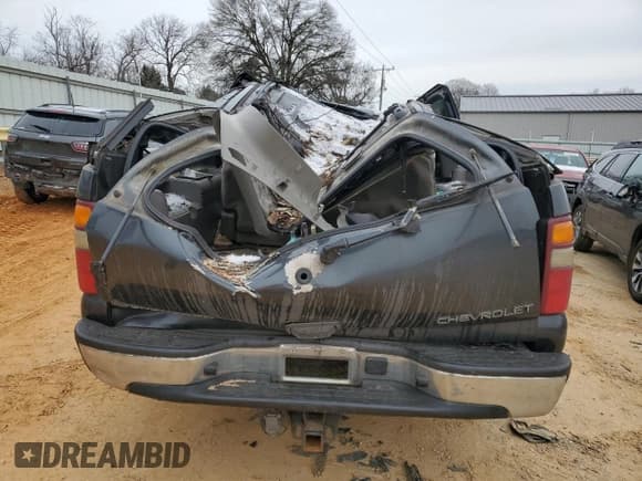 ✅ 2005 Chevrolet Suburban Z71 • VIN: 3GNFK16Z35G285352 • Лот: 87891235. Опубликован ранее на Copart с пробегом 226 513 миль. Бесплатный доступ к архиву аукционных продаж из США и подробный отчёт об истории автомобиля на DreamBid. Изображение 6.