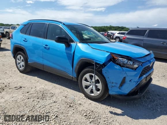 ✅ 2020 Toyota RAV4 LE • VIN: JTMF1RFV0LD067595 • Лот: 57526815. Опубликован ранее на Copart с пробегом 52 166 миль. Бесплатный доступ к архиву аукционных продаж из США и подробный отчёт об истории автомобиля на DreamBid. Изображение 4.