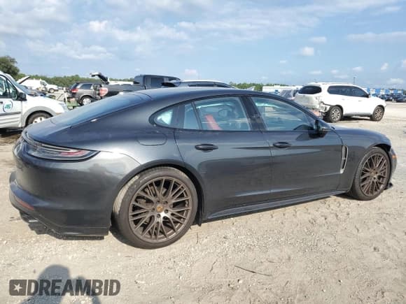 ✅ 2022 Porsche Panamera • VIN: WP0AJ2A71NL101370 • Lot: 68253004. Wystawiony na Copart z przebiegiem 34 109 mil. Bezpłatny archiwum sprzedaży aukcyjnych z USA i szczegółowy raport historii pojazdu na DreamBid. Zdjęcie 3.