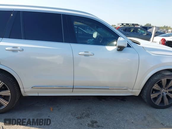 ✅ 2020 Volvo XC90 Inscription • VIN: YV4A22PLXL1532409 • Lot: 43154302. Listed on IAAI with 82,867 mi. Free auction sales archive from the USA and detailed vehicle history report at DreamBid. Image 13.