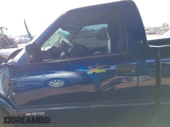 ✅ 2002 Chevrolet S-10 LS • VIN: 1GCCS145928139437 • Лот: 41378103. Опубликован ранее на IAAI с пробегом 63 253 миль. Бесплатный доступ к архиву аукционных продаж из США и подробный отчёт об истории автомобиля на DreamBid. Изображение 15.