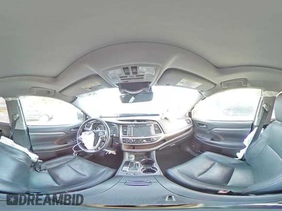 ✅ 2018 Toyota Highlander Limited Platinum • VIN: 5TDDZRFH3JS866251 • Lot: 92407585. Wystawiony na Copart z przebiegiem 121 998 mil. Bezpłatny archiwum sprzedaży aukcyjnych z USA i szczegółowy raport historii pojazdu na DreamBid. Zdjęcie 15.