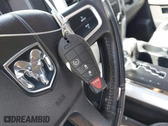 ✅ 2009 Dodge 1500 Laramie • VIN: 1D3HV13T79S824506 • Lot: 42373519. Wystawiony na IAAI z przebiegiem 305 976 mil. Bezpłatny archiwum sprzedaży aukcyjnych z USA i szczegółowy raport historii pojazdu na DreamBid. Zdjęcie 11.