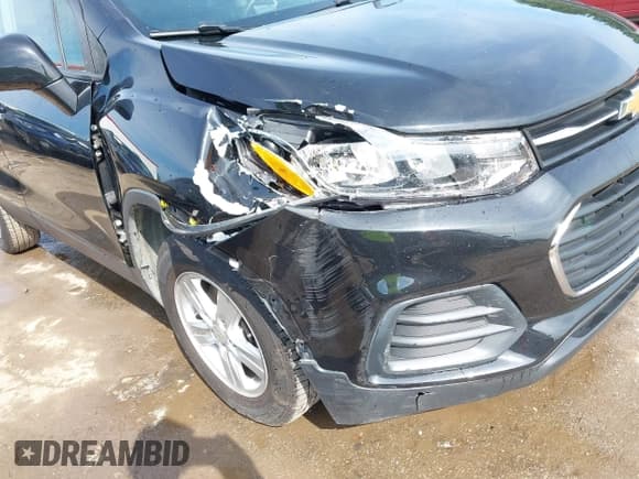 ✅ 2022 Chevrolet Trax LS • VIN: KL7CJNSM5NB542114 • Lot: 42705038. Listed on IAAI with 77,668 mi. Free auction sales archive from the USA and detailed vehicle history report at DreamBid. Image 6.