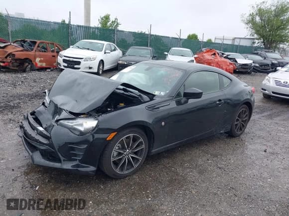 ✅ 2020 Toyota 86 • VIN: JF1ZNAA13L8752423 • Lot: 42270844. Listed on IAAI with 64,686 mi. Free auction sales archive from the USA and detailed vehicle history report at DreamBid. Image 2.