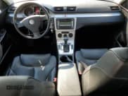 ✅ 2008 Volkswagen Passat Komfort • VIN: WVWLK73C68E044542 • Лот: 73759814. Опубликован ранее на Copart с пробегом 241 932 миль. Бесплатный доступ к архиву аукционных продаж из США и подробный отчёт об истории автомобиля на DreamBid. Изображение 8.