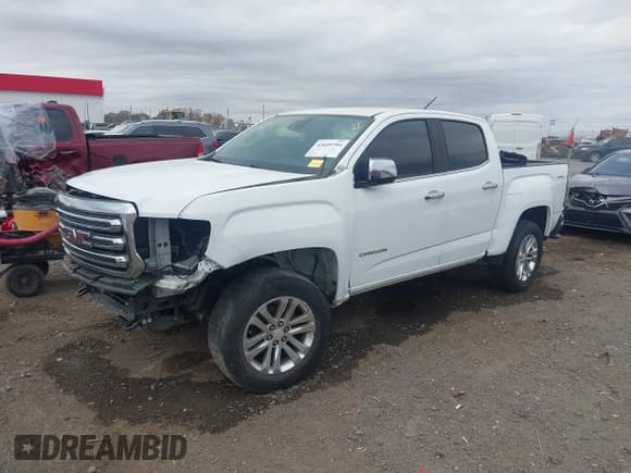 ✅ 2017 GMC Canyon 4WD SLT • VIN: 1GTG6DEN6H1249790 • Лот: 43609704. Опубликован ранее на IAAI с пробегом 141 693 миль. Бесплатный доступ к архиву аукционных продаж из США и подробный отчёт об истории автомобиля на DreamBid. Изображение 2.