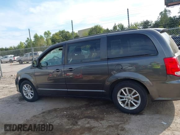 ✅ 2016 Dodge Grand Caravan SXT • VIN: 2C4RDGCG9GR380646 • Lot: 43357836. Listed on IAAI with 76,760 mi. Free auction sales archive from the USA and detailed vehicle history report at DreamBid. Image 15.