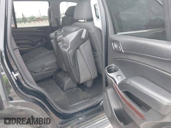 ✅ 2016 GMC Yukon SLE • VIN: 1GKS2AKC9GR121832 • Lot: 40086918. Listed on IAAI with 208,159 mi. Free auction sales archive from the USA and detailed vehicle history report at DreamBid. Image 8.