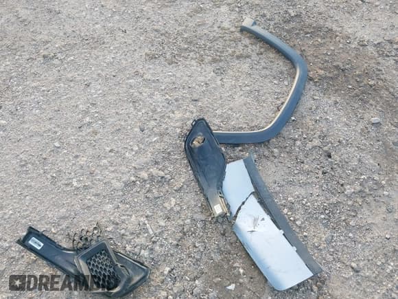 ✅ 2024 Jeep Compass Latitude • VIN: 3C4NJDBN9RT604083 • Lot: 43838871. Wystawiony na IAAI z przebiegiem 44 177 mil. Bezpłatny archiwum sprzedaży aukcyjnych z USA i szczegółowy raport historii pojazdu na DreamBid. Zdjęcie 12.