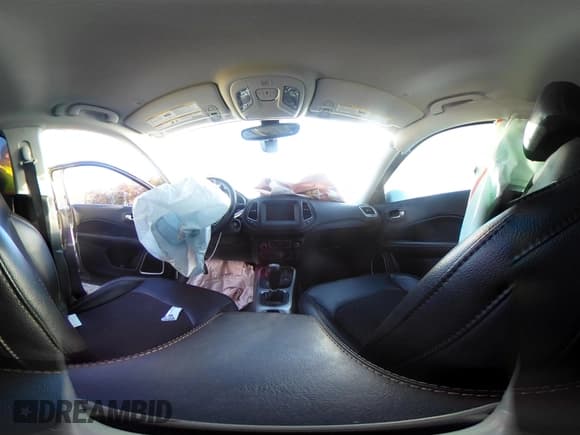 ✅ 2020 Jeep Compass Latitude • VIN: 3C4NJDBB7LT225323 • Lot: 43456451. Wystawiony na IAAI z przebiegiem 60 625 mil. Bezpłatny archiwum sprzedaży aukcyjnych z USA i szczegółowy raport historii pojazdu na DreamBid. Zdjęcie 19.